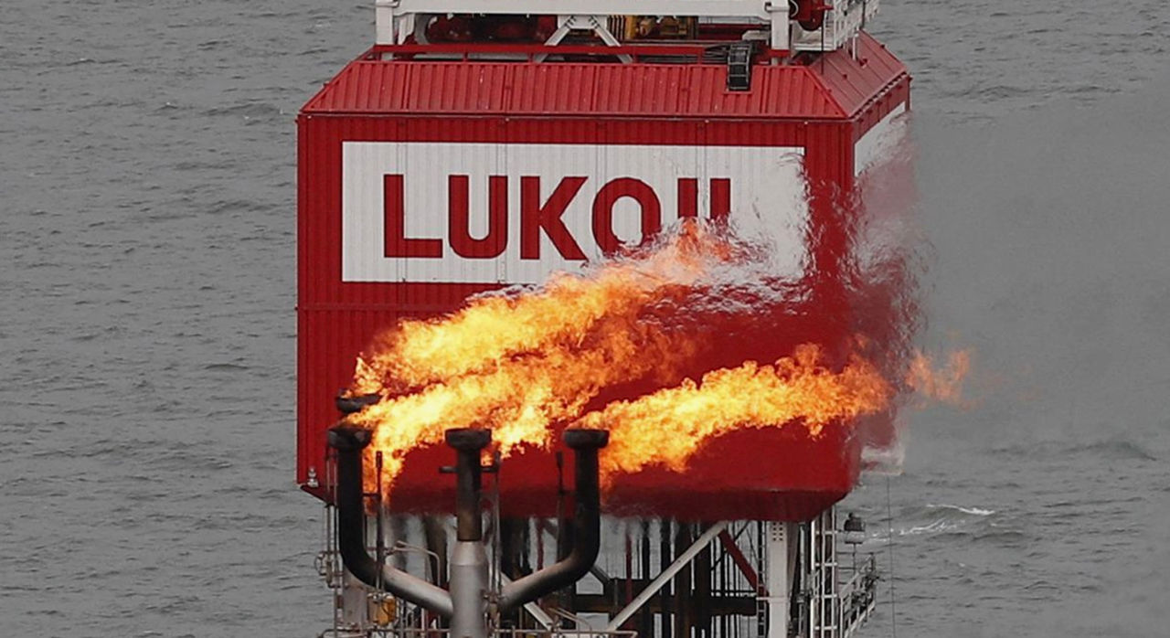 Lukoil vrea să își vândă activele externe într-un singur pachet, iar acest lucru creează probleme.