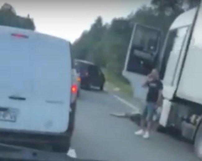 Во время звонка в 112 водителю грузовика стало хуже и он потерял сознание. Фото: moldova.org.