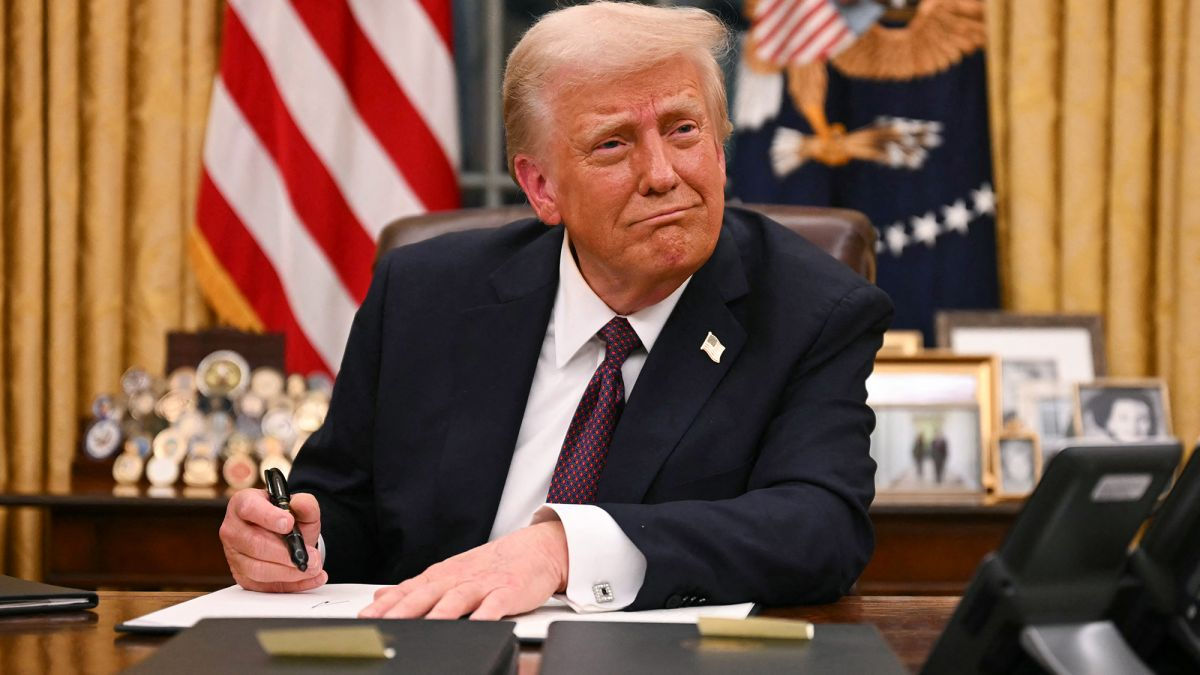 Trump a propus o taxă de 80% asupra importurilor din China înainte de negocieri.