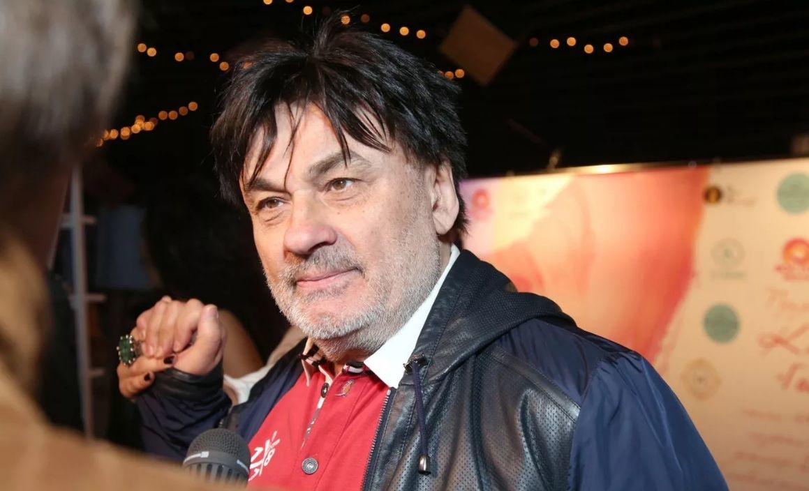 Александра Серова экстренно доставили в реанимацию с 75% поражением легких.