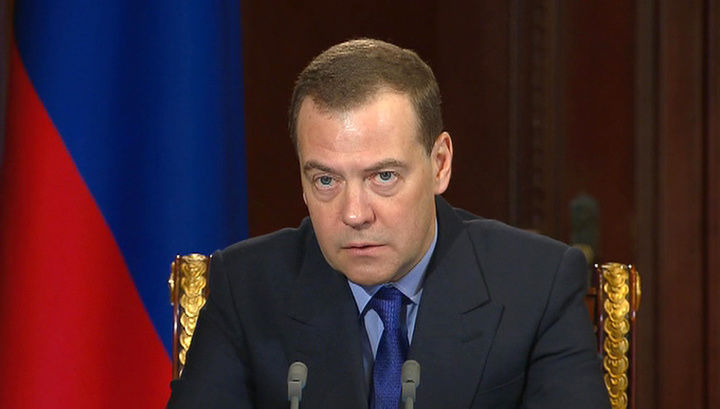 Медведев предупредил о росте преступности среди мигрантов, оставшихся в России.