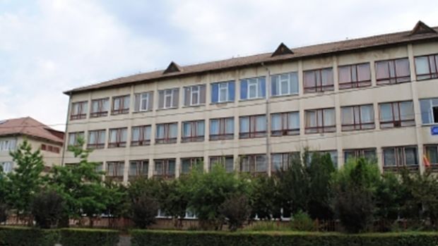 O explozie a întrerupt examenul de Bacalaureat într-un liceu din România.