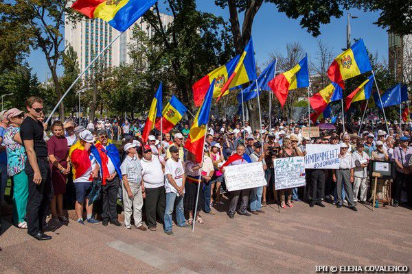 Membru Platforma DA: Autoritățile nu reacționează la proteste