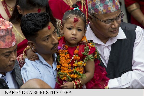 O fetiță de trei ani a fost desemnată noua zeiță vie din Nepal.