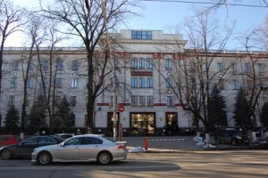 Curtea de Conturi a R. Moldova va primi un million de dolari pentru a instrui personalul, a implementa unele politici durabile .