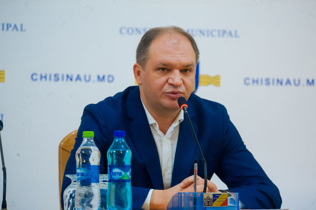 Чебан: Продавцы стройматериалов могут работать на рынке на улице Кэрбунарь.