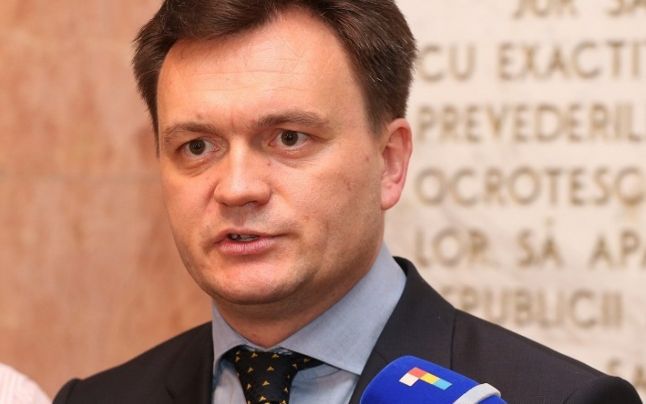Dorin Recean, spune că reprezentanții poliției de patrulare, care au fost filmați acceptând mită, au fost dați afară.