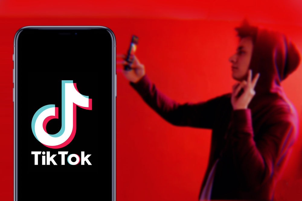 TikTok нарушает правила ЕС о рекламе и видео для детей и подростков.