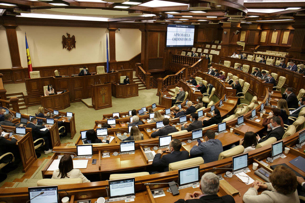 Дебаты о Законе о плате за загрязнение окружающей среды выявили противоречия.