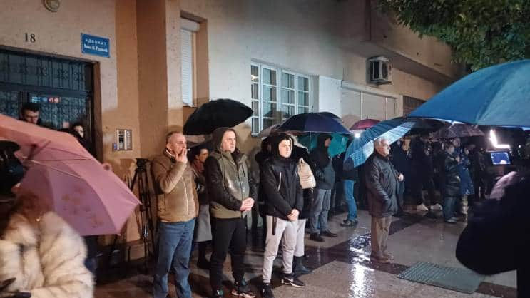 В столице Черногории устроили протест из-за массового убийства с 12 погибшими.
