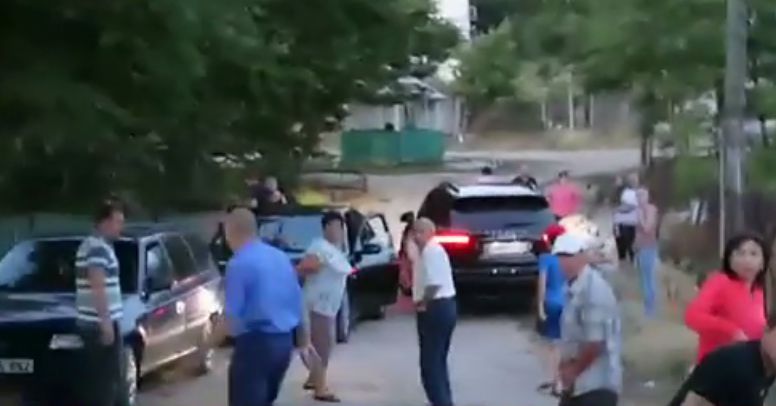 Встреча с кандидатом в мэры коммуны Бачой Виталием Шаларём закончилась для некоторых избирателей больничной койкой.