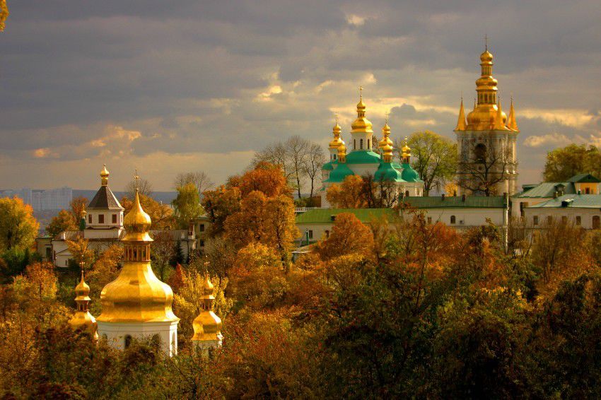 На Украине пообещали не проводить открытие Евровидения-2017 в Киево-Печерской лавре.