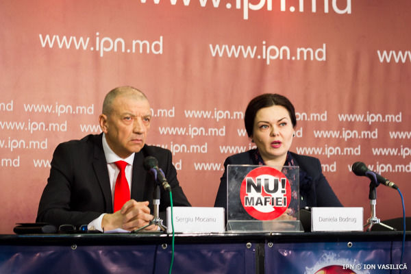"Движение против мафии" призывают оппозицию отказаться от мандатов.