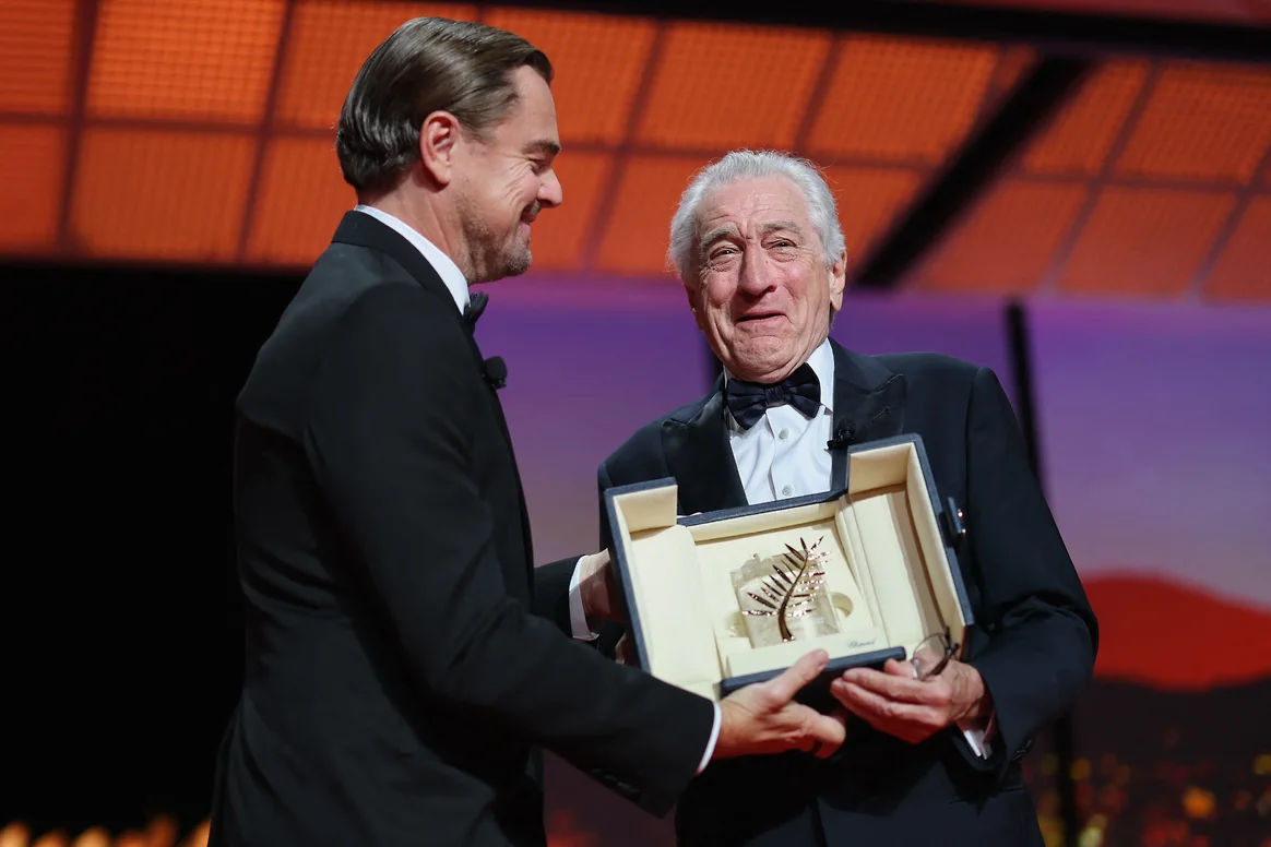 Robert De Niro, premiat cu Palme d'Or onorific la Festivalul de Film de la Cannes.
