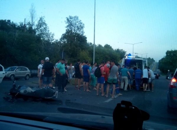 24-х летний водитель мотоцикла скончался по дороге в больницу.