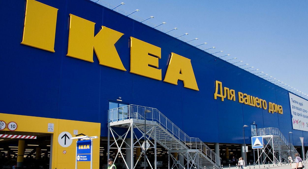 IKEA приостановит работу в России.