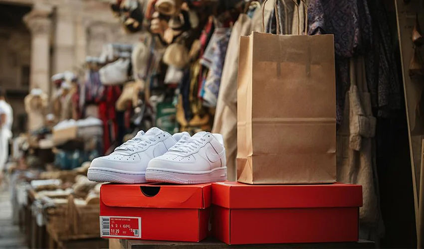 В США из грузовых поездов украли кроссовки Nike на 2 млн долларов.