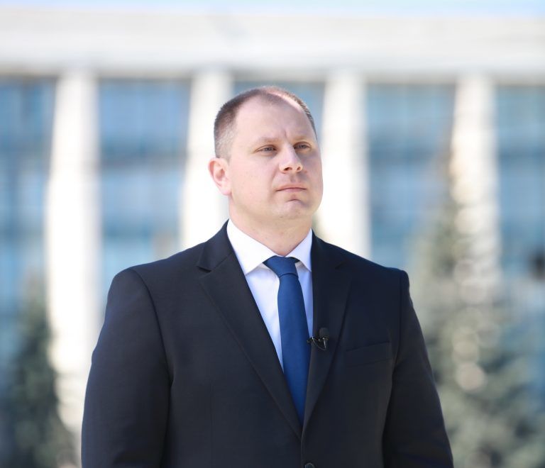 Глигор: Мы не можем себе позволить смену Стояногло на людей Плахотнюка.