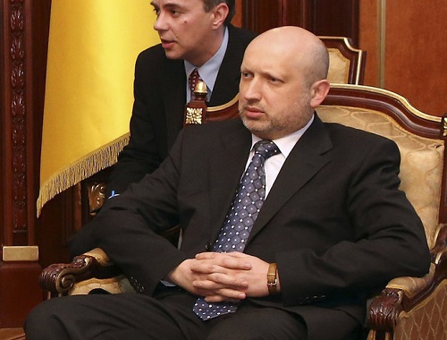 Спикер Верховной Рады Александр Турчинов заявил, что война Украины с Россией неизбежна и Украина вернет себе Крым, как только накопит силы.