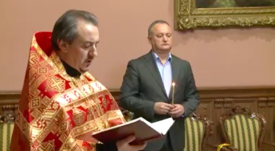 Clădirea Președinției a fost sfințită sâmbătă de către noul președinte instalat acolo, Igor Dodon. 