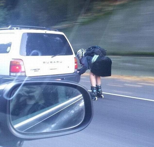 Cele mai bizare lucruri pe care poţi să le vezi când eşti la volan. Foto: eva.ro