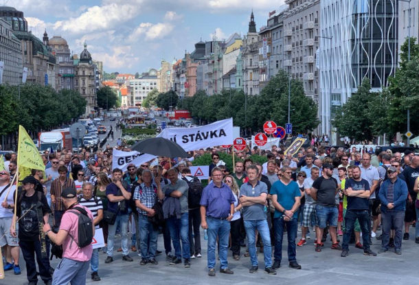 В Праге прошла демонстрация фермеров с экономическими требованиями к властям.