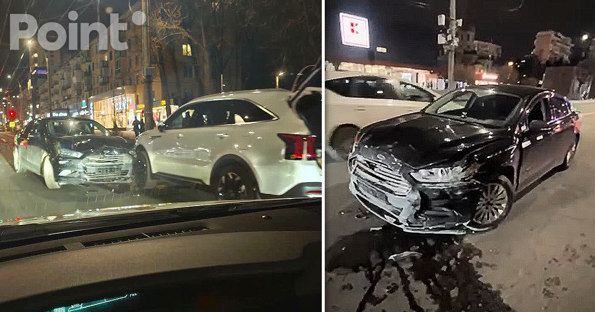 Trei mașini s-au lovit violent în Capitală: Unul dintre șoferi a fugit de la fața locului.