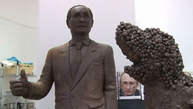 Vladimir Putin, imortalizat în ciocolată. Foto: publika.md