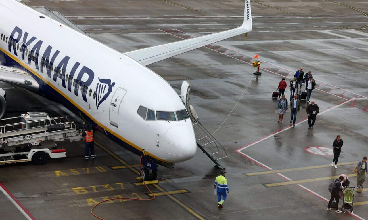 Ryanair анонсировала сокращение деятельности в Бельгии из-за "абсурдного" налога.