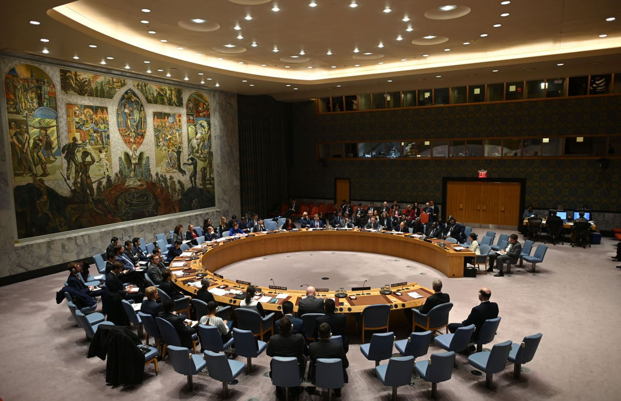 Совбез ООН принял резолюцию с требованием немедленного прекращения огня в секторе Газа.