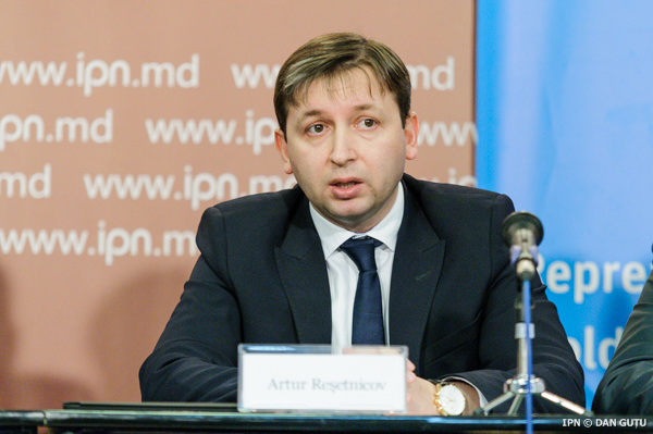 Am înţeles că deja în Republica Moldova neoficial s-a dat startul campaniei electorale. Nu este corect.