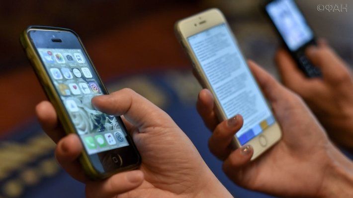 Ученые опровергли, что длительное использование телефона вредит психике.