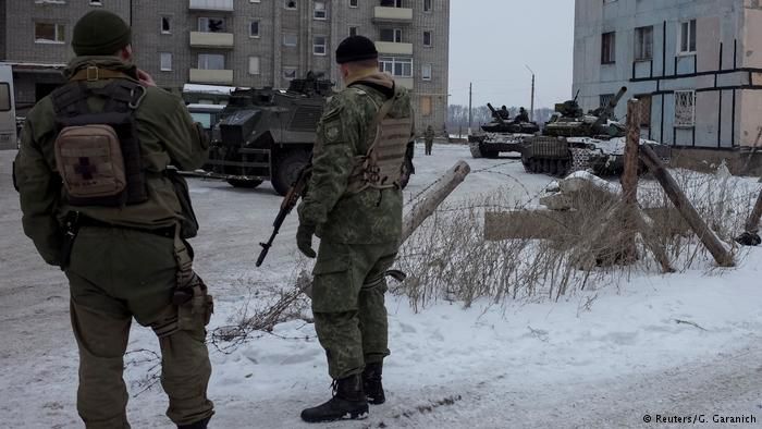 Стороны конфликта на Украине заявляют об усилении боев.