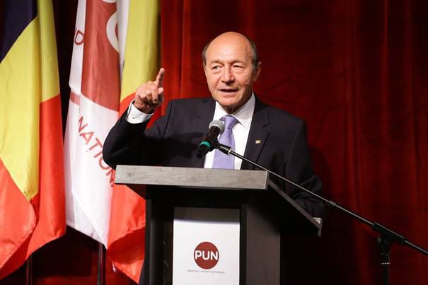 Băsescu îşi intră în rolul de preşedinte de onoare al partidului unionist din Republica Moldova.