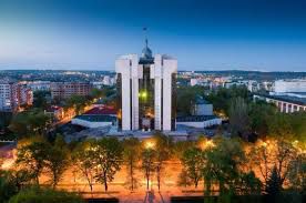 Aproape două milioane de lei. Atât a cheltuit statul timp de şase ani pentru întreţinerea sediului Preşedinţiei, devastată în urma protestelor din aprilie 2009.
