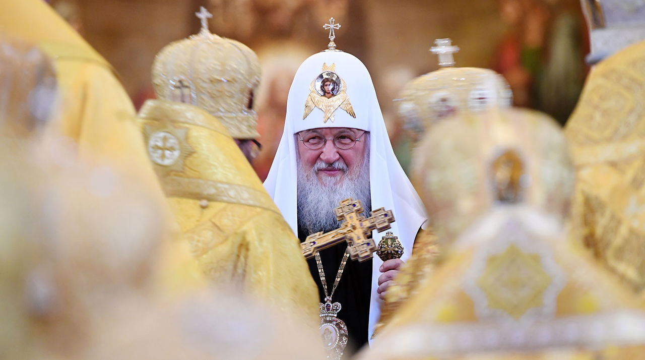 Патриарх Кирилл предложил внести бога в Конституцию РФ.