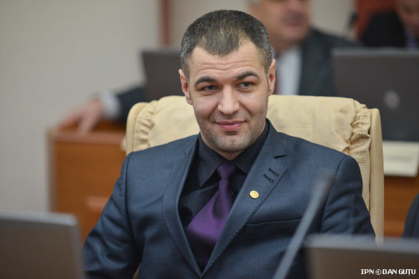 Преподаватель университета, историк Октавиан Цыку.