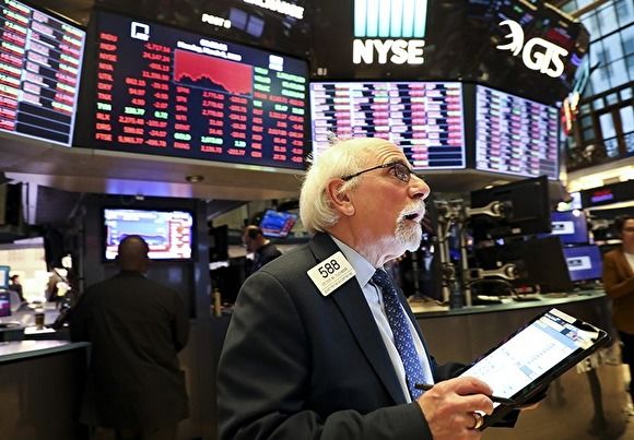 Цена нефти Brent упала ниже $17 впервые с 2001 года.