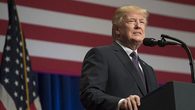 Трамп вновь назвал Washington Post "фейковыми новостями".
