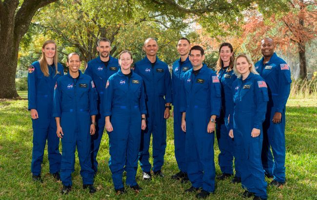 NASA выбрало кандидатов для полета на Луну.