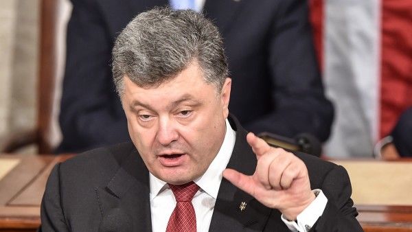 Украинский лидер добавил, что слухи о том, что он «пьет, не просыхает», — это дело рук «российской пропаганды».
