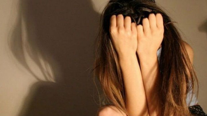 O elevă de 16 ani din Moldova şi-a înscenat violul, însă a rămas virgină