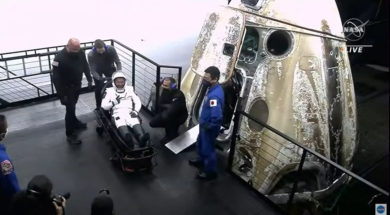 Космический корабль Crew Dragon Endeavour приводнился у берегов Флориды.