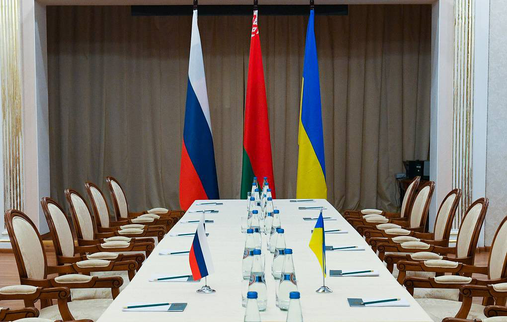 Второй раунд российско-украинских переговоров пройдет 2 марта.