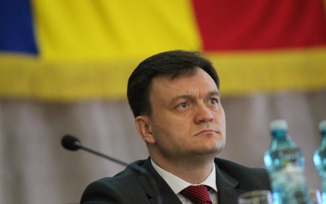 Fostul demnitar este suspectat de abuz în serviciu, într-un dosar penal intentat la cererea unor foşti subalterni de-ai săi.