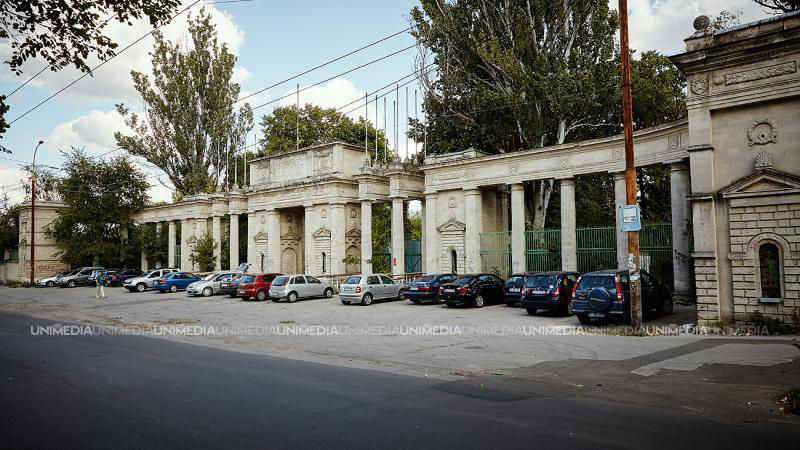 Санду промульгировала Закон о продаже Республиканского стадиона.