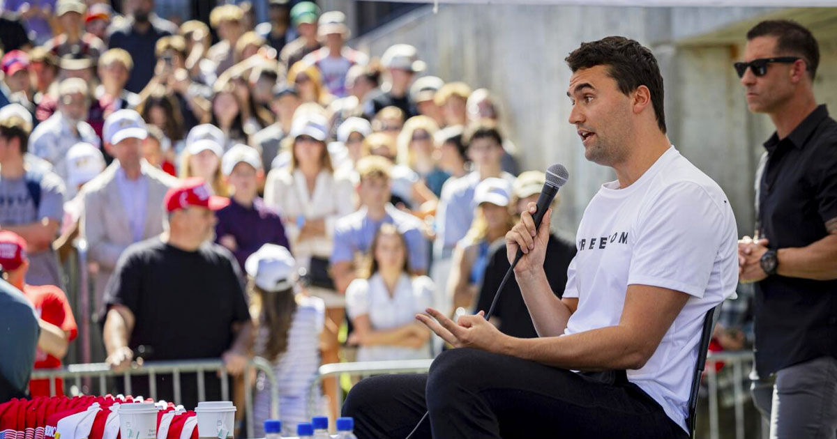 Peste 600 de americani, concediați pentru că nu au fost de acord cu opiniile activistului Charlie Kirk.
