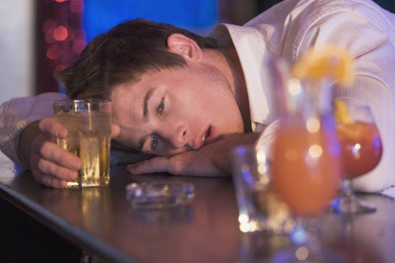 Consumul excesiv de alcool, factor de risc în demenţă.