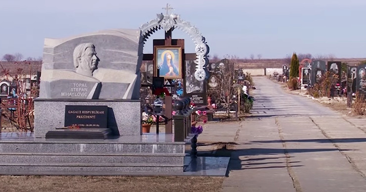 В Комрате расширяют городское кладбище. 