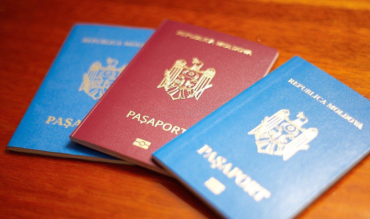 Решено: срок действия паспорта продлен на 10 лет.